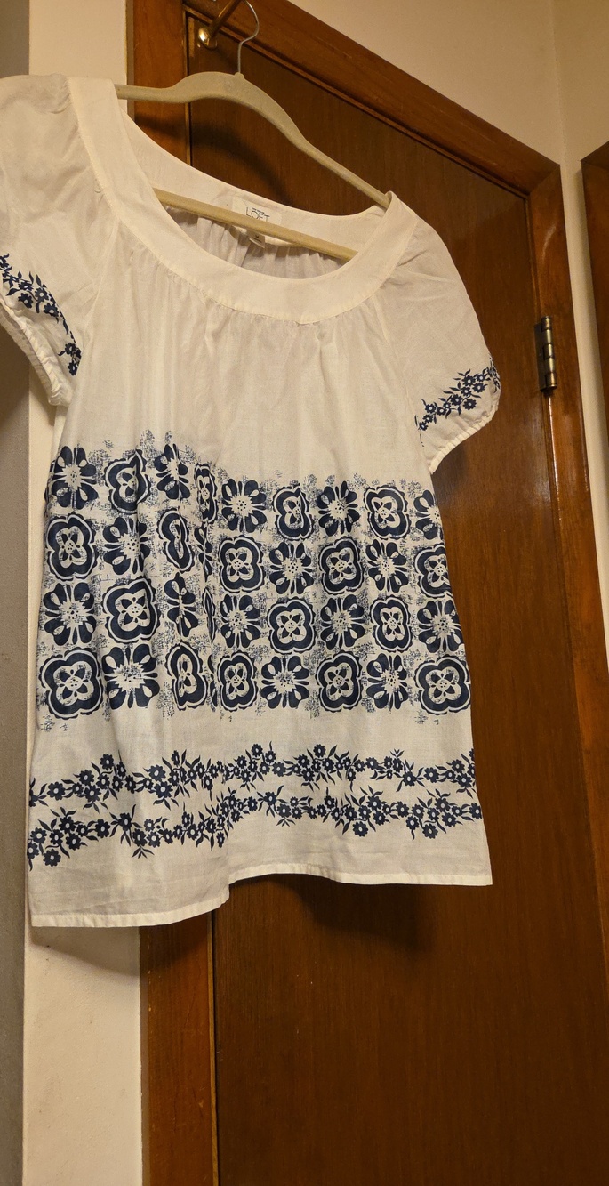 WORN ONCE LOFT White Peasant Blouse with Navy Blue Tile Embroidery